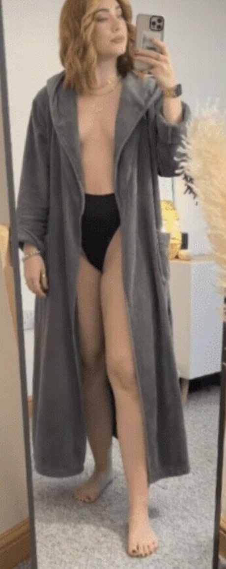 Foto desnuda filtrada de OnlyFans de Liv Humby