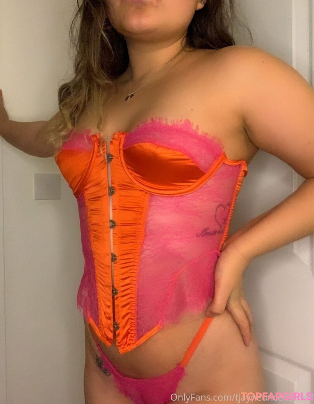 Foto desnuda filtrada de OnlyFans de Averymaeex #2 Foto desnuda filtrada de OnlyFans de Averymaeex #2