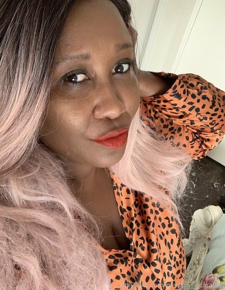Foto desnuda filtrada de OnlyFans de Madamcaramel