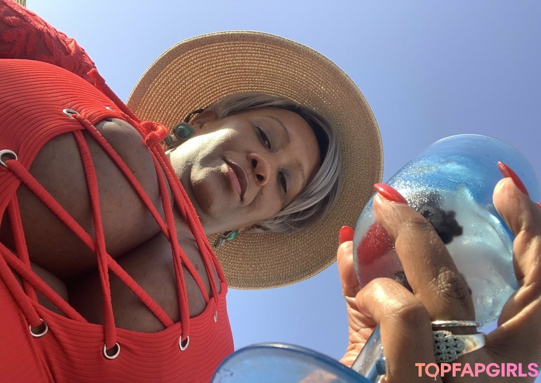 Foto desnuda filtrada de OnlyFans de Madamcaramel #35 Foto desnuda filtrada de OnlyFans de Madamcaramel #35