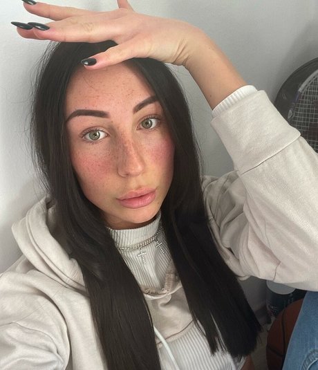 Foto desnuda filtrada de OnlyFans de Alison