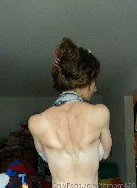 Foto desnuda filtrada de OnlyFans de Fitmom420