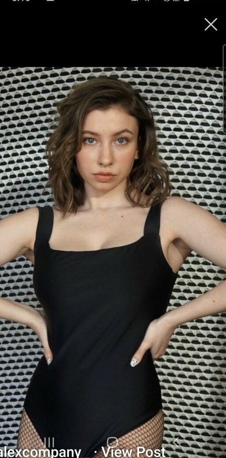 Foto desnuda filtrada de OnlyFans de Katelyn Nacon