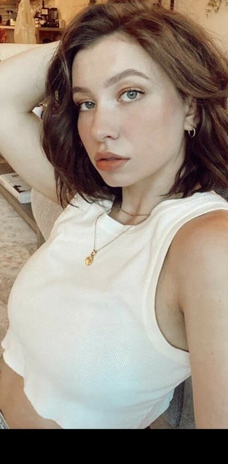 Foto desnuda filtrada de OnlyFans de Katelyn Nacon
