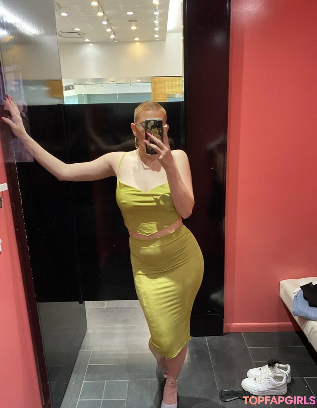 Foto desnuda filtrada de OnlyFans de Sexxilexxi23 #6 Foto desnuda filtrada de OnlyFans de Sexxilexxi23 #6