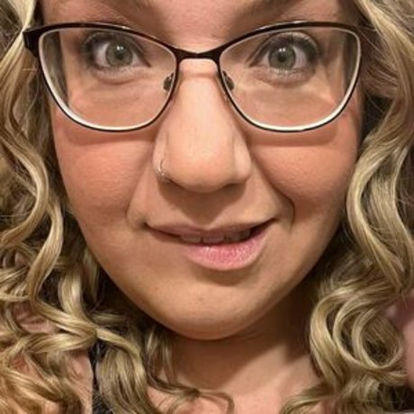 Thickblonde85