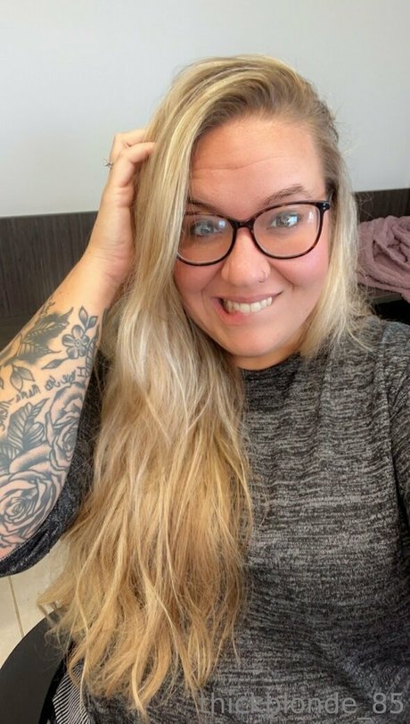 Thickblonde85