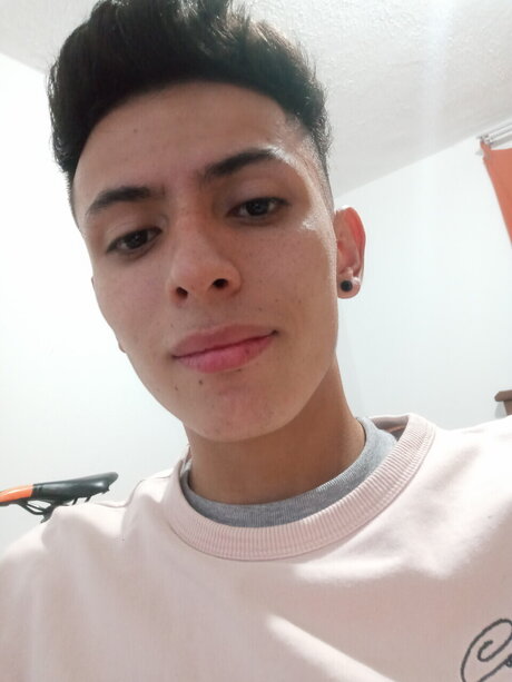 Foto desnuda filtrada de OnlyFans de Julian