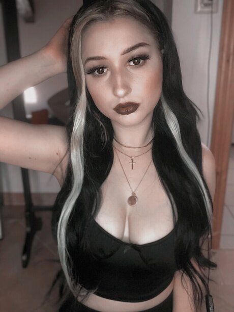 Foto desnuda filtrada de OnlyFans de Sina Rari
