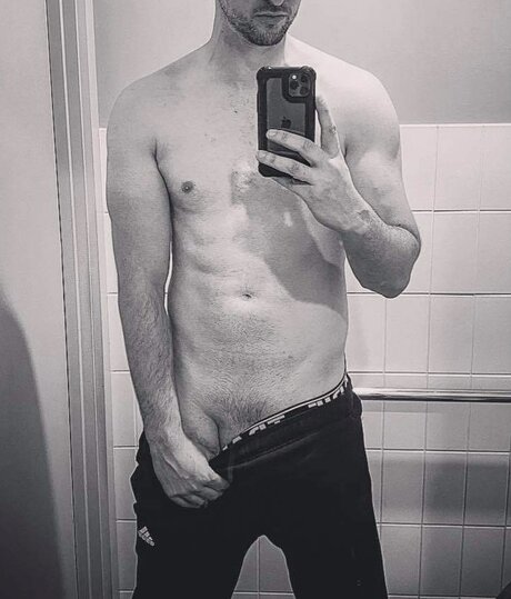 Foto desnuda filtrada de OnlyFans de Lonelybouy