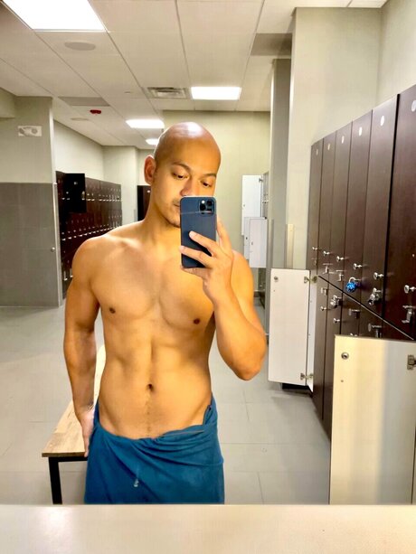 Foto desnuda filtrada de OnlyFans de Noah