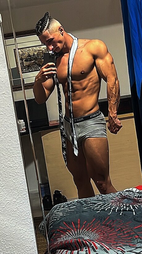 Foto desnuda filtrada de OnlyFans de Coyote