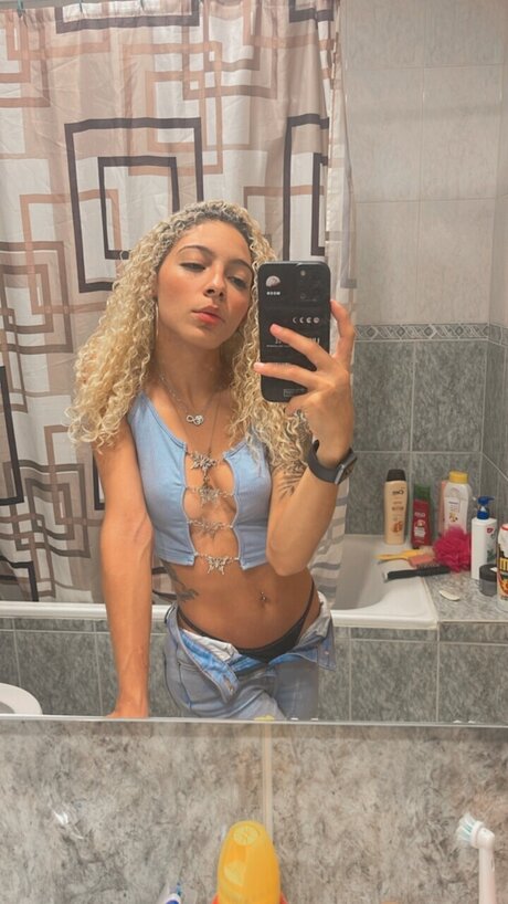 Foto desnuda filtrada de OnlyFans de Andreina
