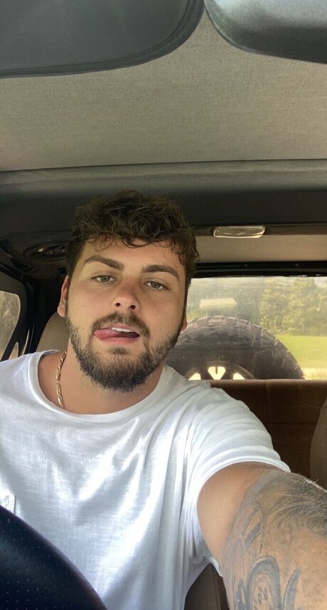 Foto desnuda filtrada de OnlyFans de Zachary