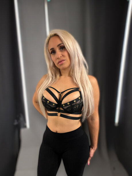Foto desnuda filtrada de OnlyFans de Luna Sky