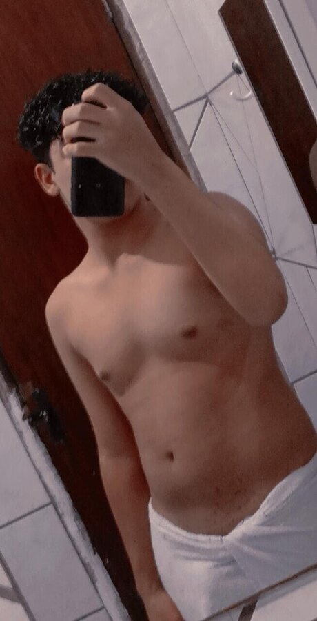 Foto desnuda filtrada de OnlyFans de Augus Noir