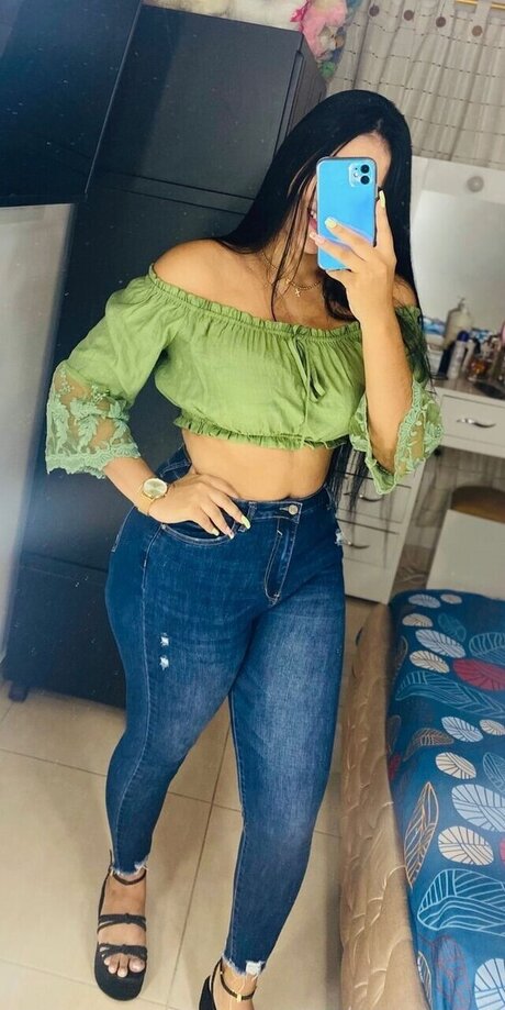 Foto desnuda filtrada de OnlyFans de Anahi
