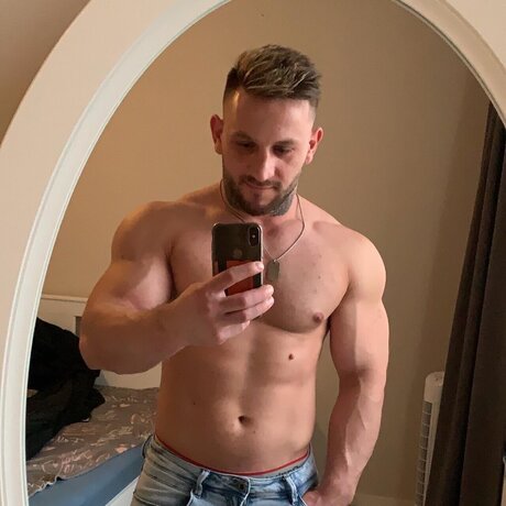 Foto desnuda filtrada de OnlyFans de Laurentiu