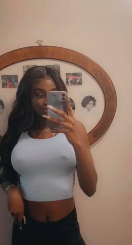 Foto desnuda filtrada de OnlyFans de Kandiikrush