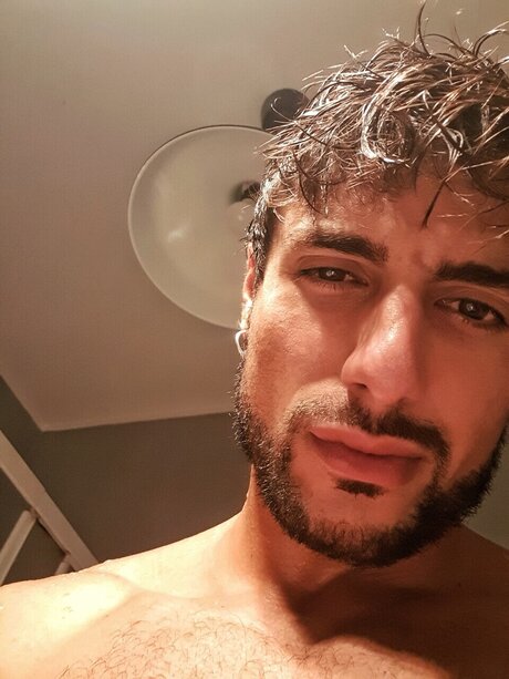 Foto desnuda filtrada de OnlyFans de Alessandro