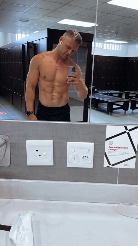 Foto desnuda filtrada de OnlyFans de Brian