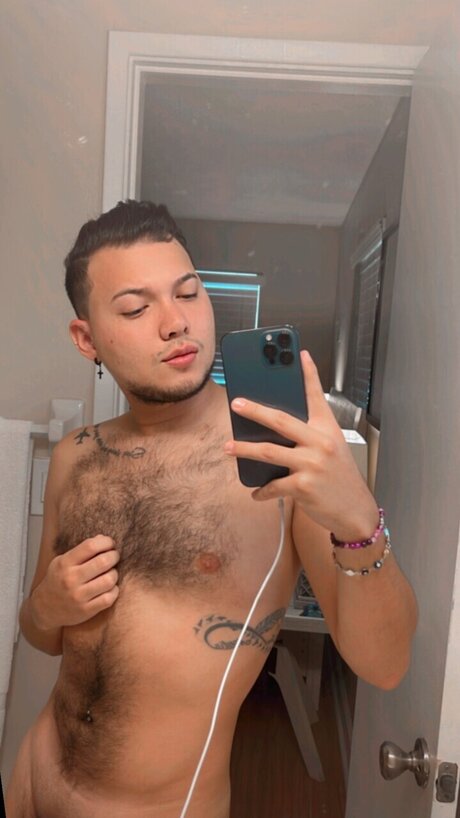 Foto desnuda filtrada de OnlyFans de Daniel Bernal