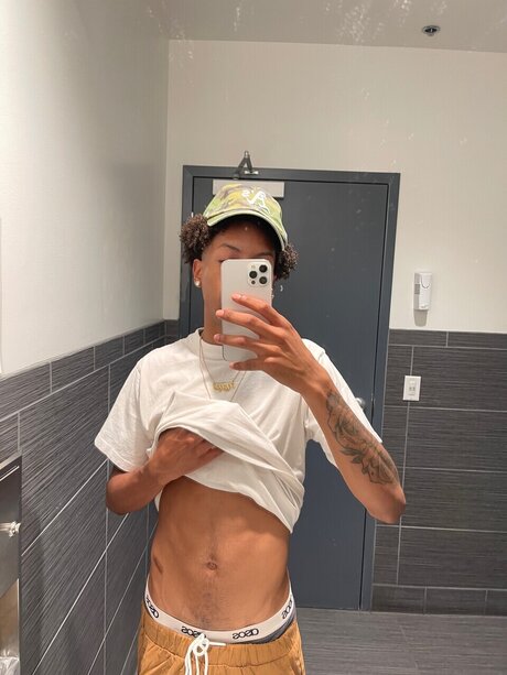 Foto desnuda filtrada de OnlyFans de Yunggkng