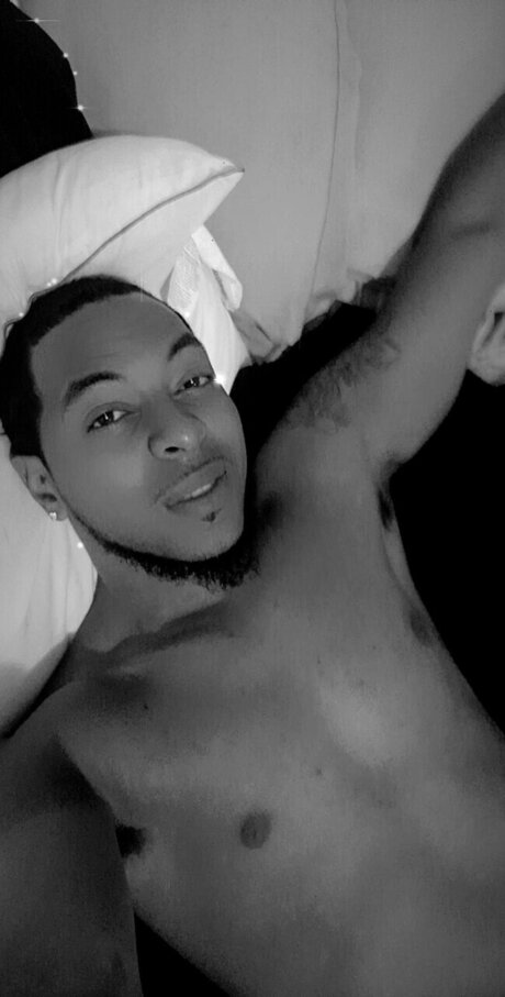 Foto desnuda filtrada de OnlyFans de Clo The Genie 