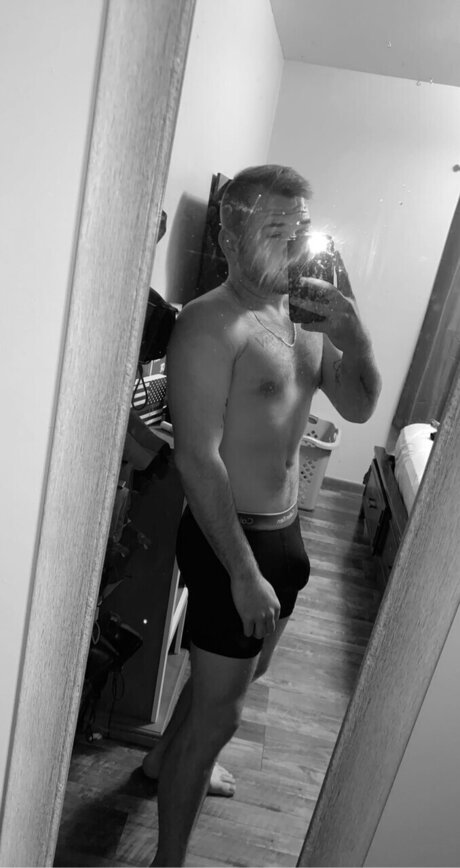 Foto desnuda filtrada de OnlyFans de Dyln24