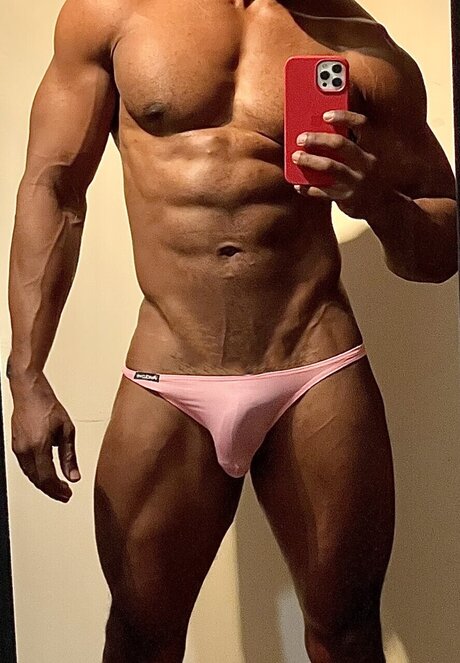 Foto desnuda filtrada de OnlyFans de Blatin 