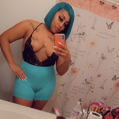 Foto desnuda filtrada de OnlyFans de Glamdoll