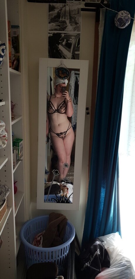 Foto desnuda filtrada de OnlyFans de Athena