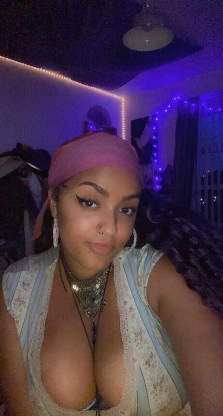 Foto desnuda filtrada de OnlyFans de Mystique