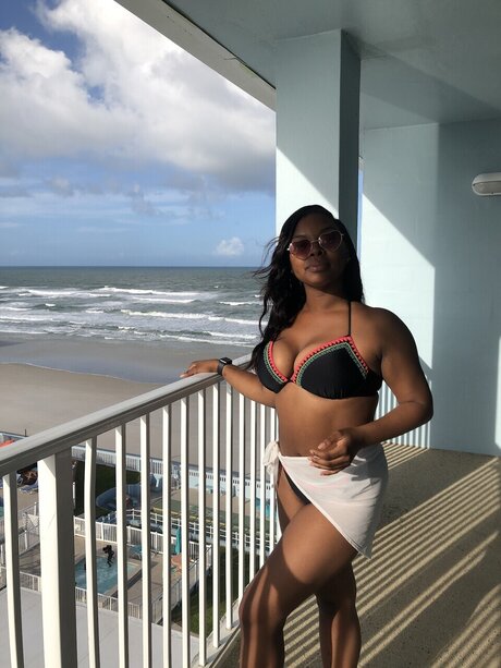 Foto desnuda filtrada de OnlyFans de Nakiatatiyana
