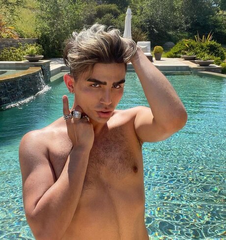 Foto desnuda filtrada de OnlyFans de Michael