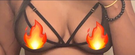 Foto desnuda filtrada de OnlyFans de Honey 