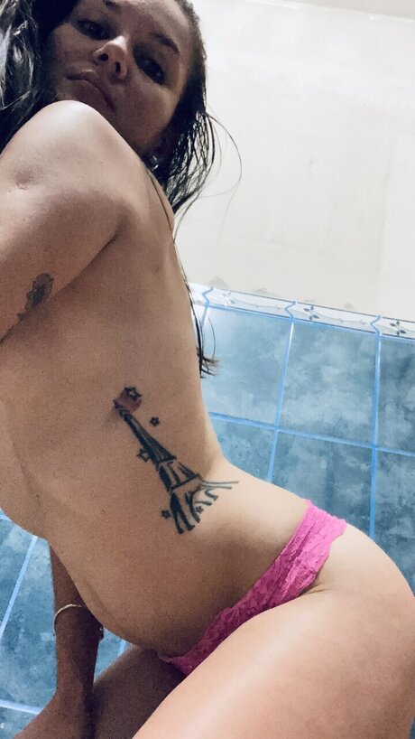 Foto desnuda filtrada de OnlyFans de Sunflower 