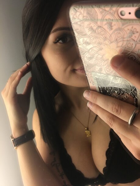 Foto desnuda filtrada de OnlyFans de Katalina