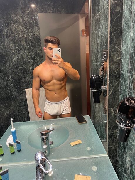 Foto desnuda filtrada de OnlyFans de Joan Moya