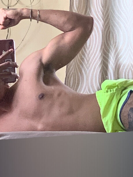 Foto desnuda filtrada de OnlyFans de Manu