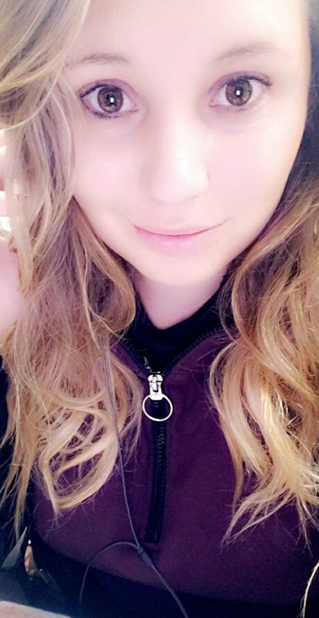 Foto desnuda filtrada de OnlyFans de Hollz