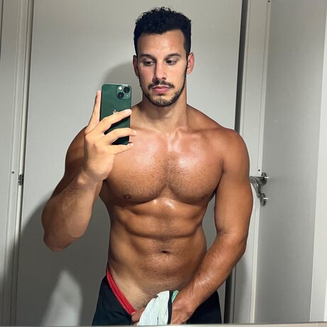 Foto desnuda filtrada de OnlyFans de Beeboyof
