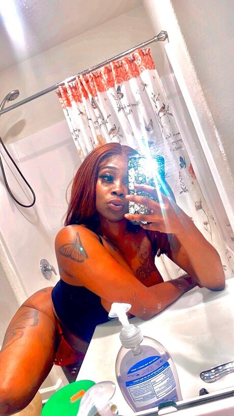 Foto desnuda filtrada de OnlyFans de Slimvetta