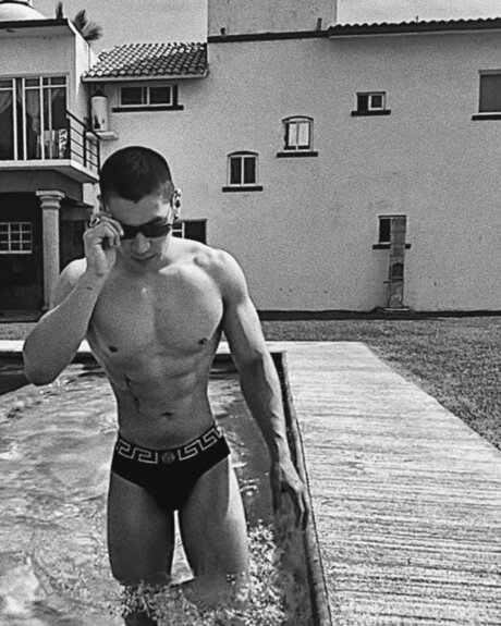 Foto desnuda filtrada de OnlyFans de Sebastian
