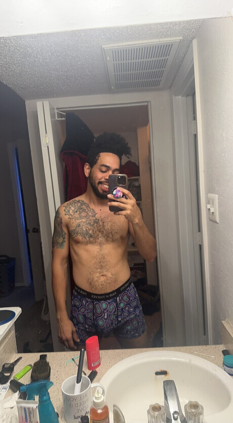 Foto desnuda filtrada de OnlyFans de Roberto