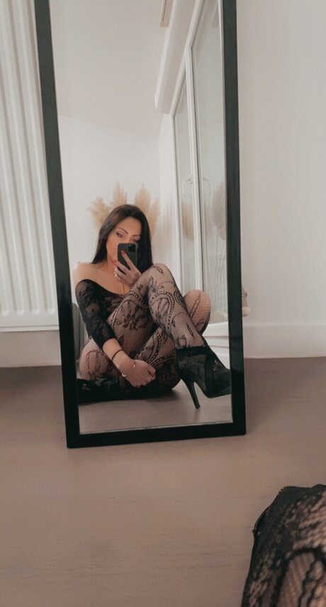 Foto desnuda filtrada de OnlyFans de Arya