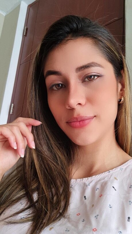 Foto desnuda filtrada de OnlyFans de Wewereyoung28