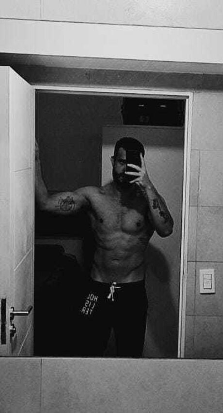 Foto desnuda filtrada de OnlyFans de Leonardo