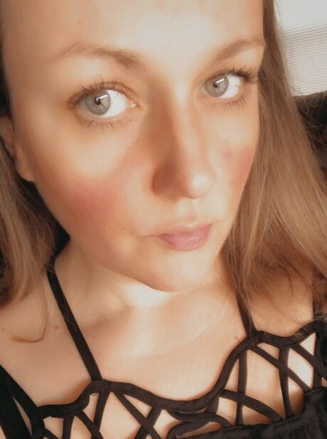 Foto desnuda filtrada de OnlyFans de Hoosier Momma