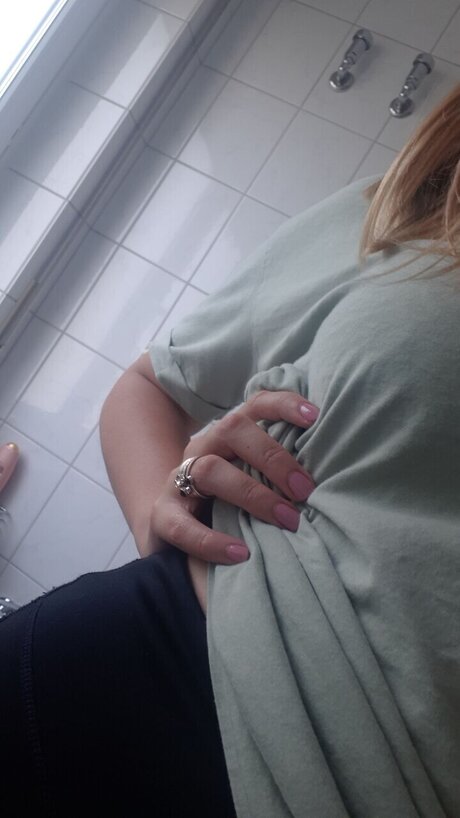 Foto desnuda filtrada de OnlyFans de Stella22m